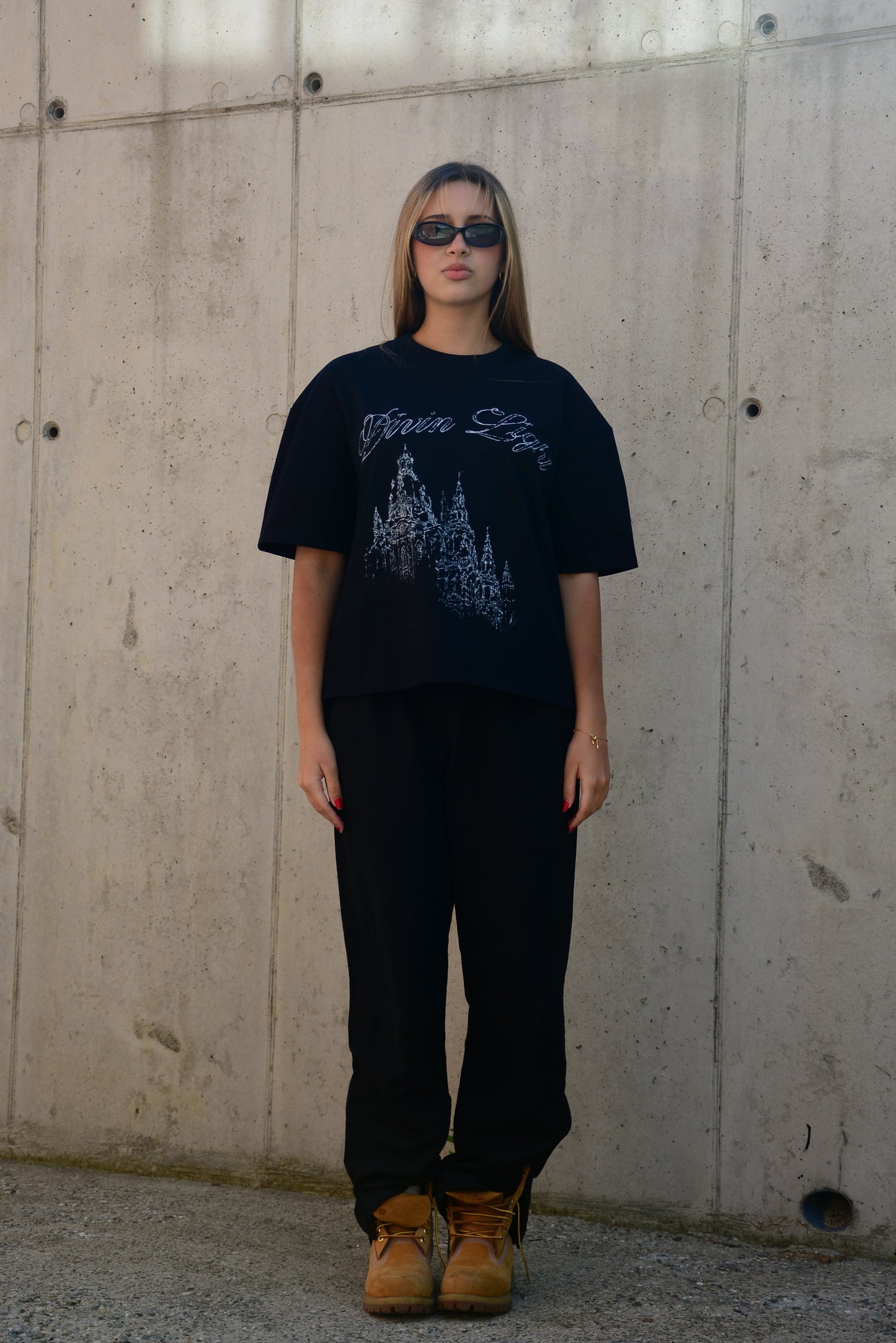 DIVIN - black